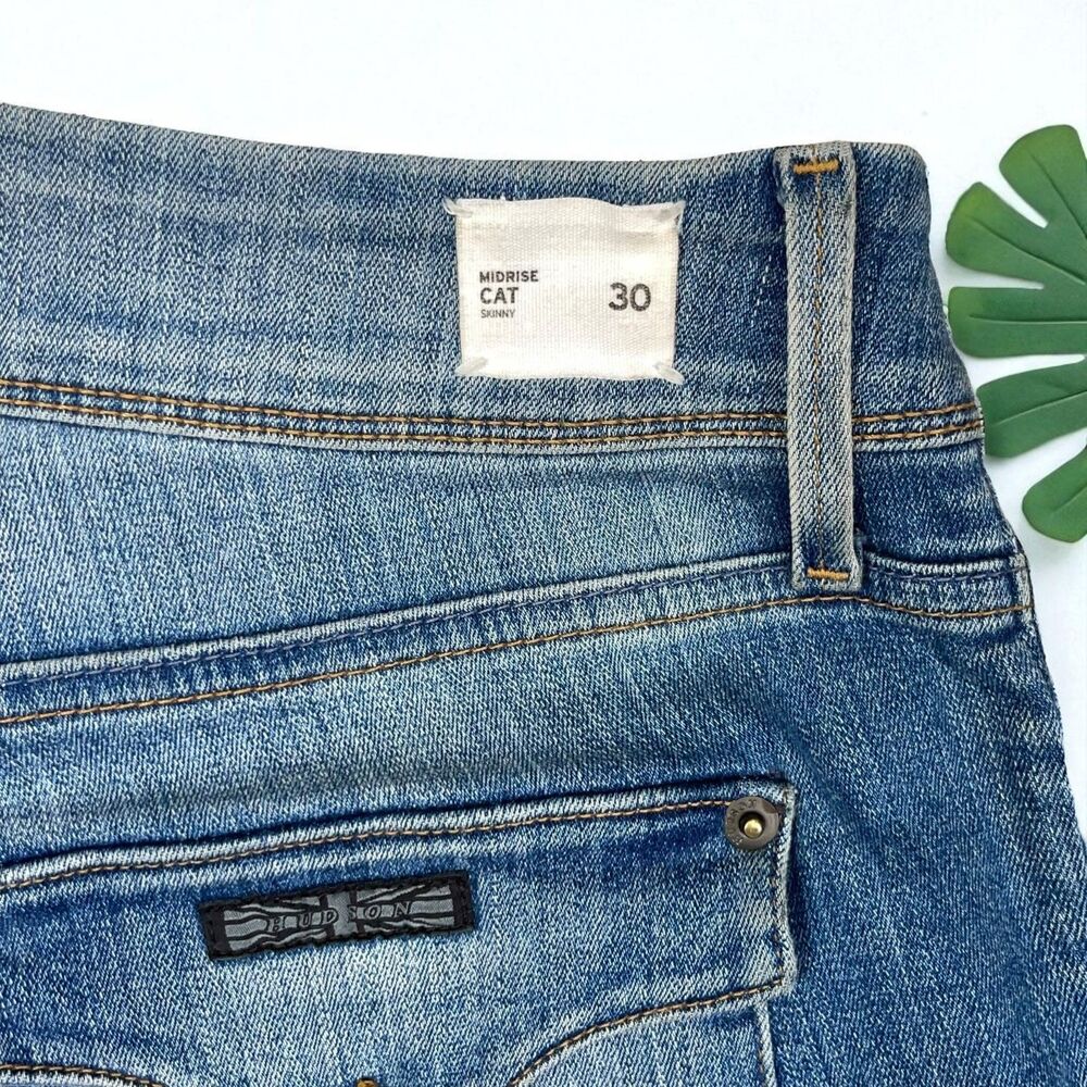 Hudson Cat Mid Rise Step Hem Skinny Jeans in Esse Wash - 30 - Picture 9 of 10